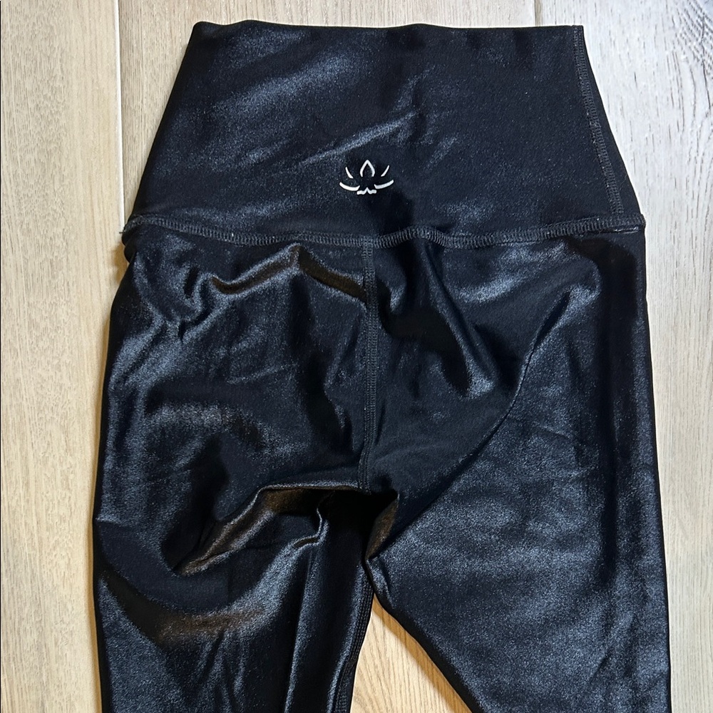 Beyond Yoga Power Shine Black High-Waisted Leggings XXS - Picture 2 of 2